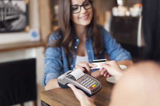 LATAM Pass e Itaú – transformando compras no cartão de crédito em viagens