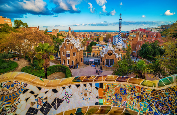 Viagem para Barcelona: Descubra a arquitetura única de Gaudí com milhas e pontos