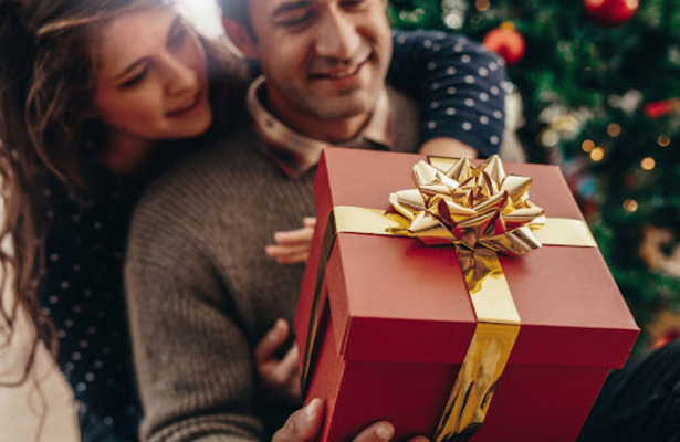 Milhas que viram presentes: aproveite a Black Friday para antecipar o Natal