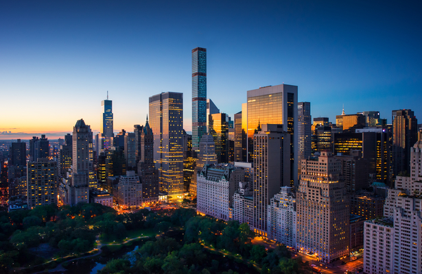 Nueva York más allá de las postales: explorando los elegantes escenarios del Upper East Side que marcaron la televisión